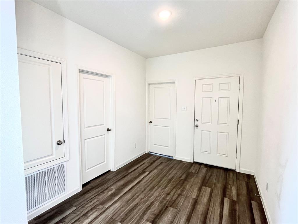 8400 Hawkview Drive Property Photo 4
