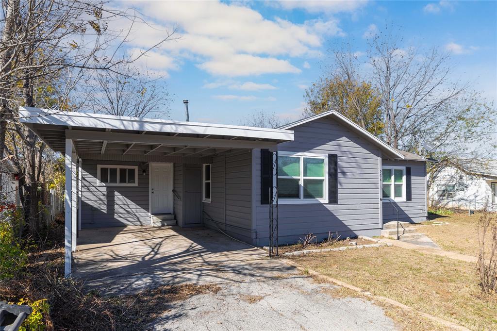 204 Northline Drive Property Photo 1