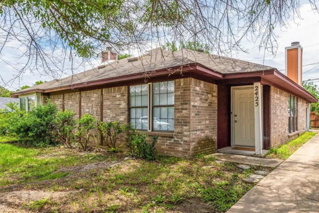 2425 Summer Place Drive Property Photo 1