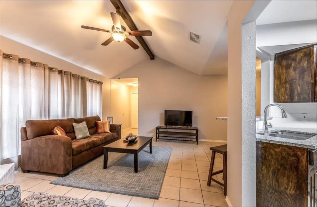 2425 Summer Place Drive Property Photo 3