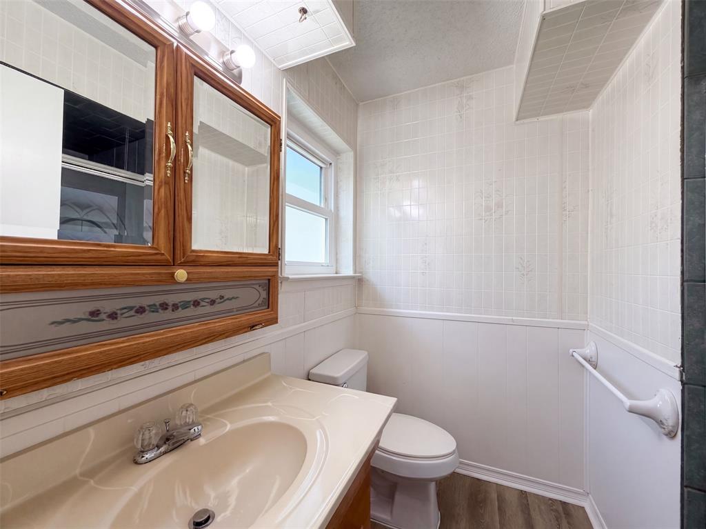 1136 Kris Street Property Photo 13