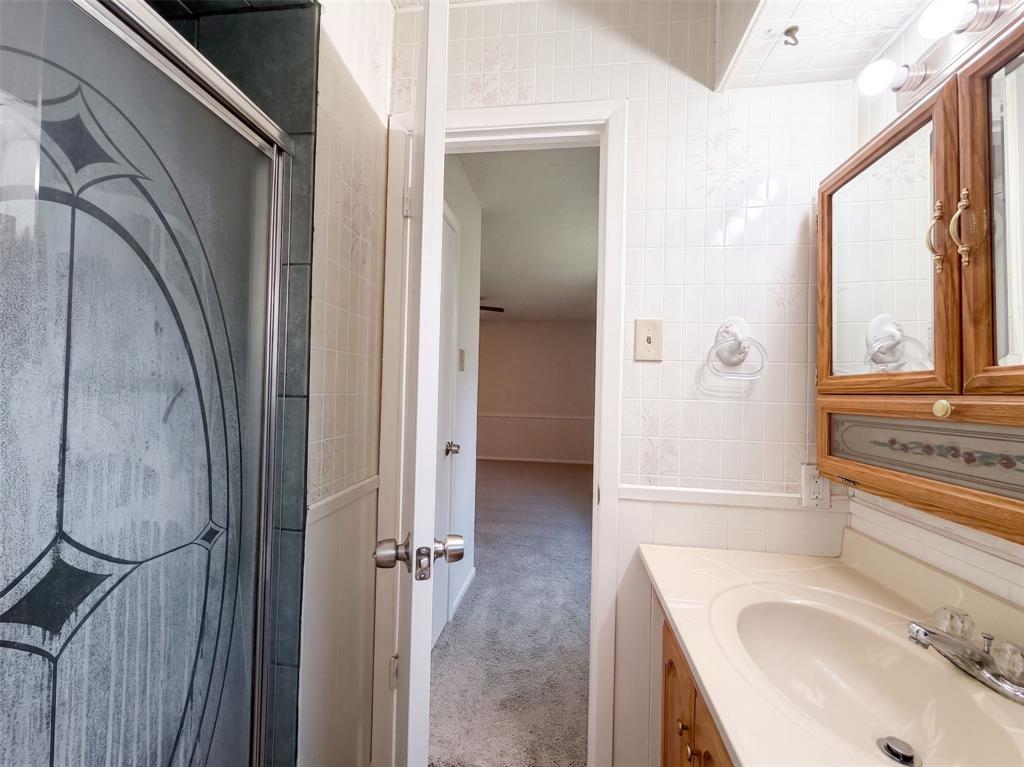 1136 Kris Street Property Photo 16