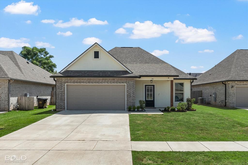 740 Crozier Drive Property Photo 1