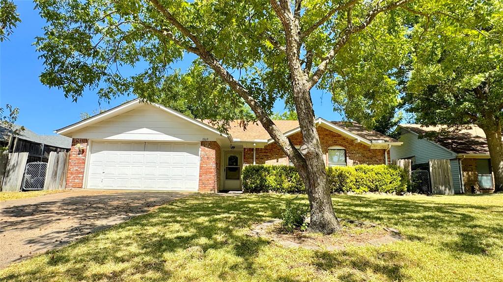 1809 Westgate Drive Property Photo 1