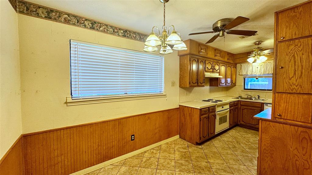 1809 Westgate Drive Property Photo 6