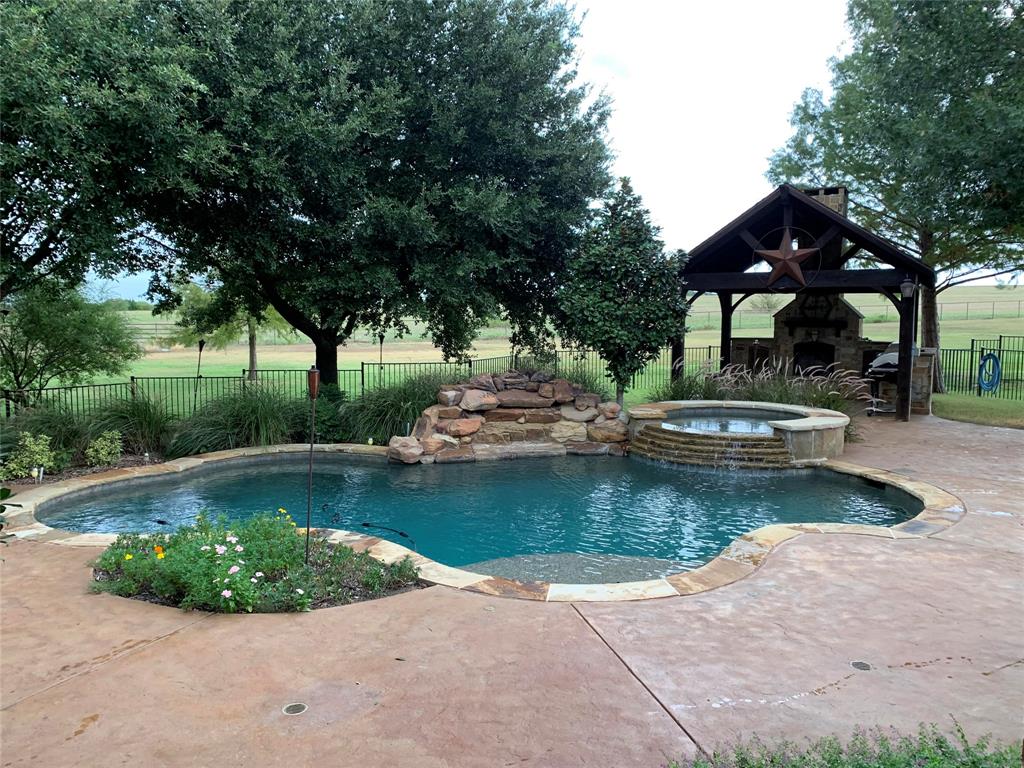 1513 Brook Lane Property Photo 4