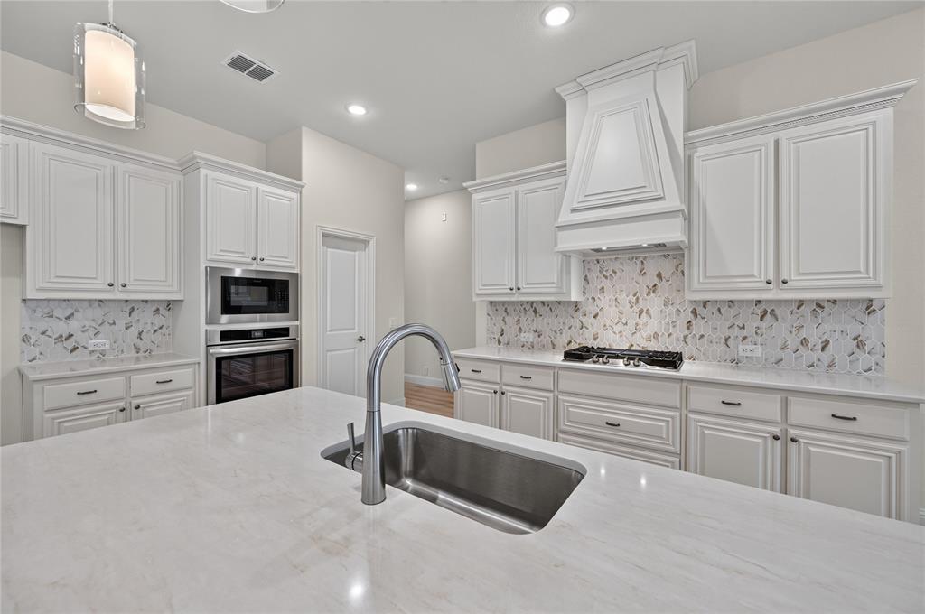 8904 Wichita Lane Property Photo 12