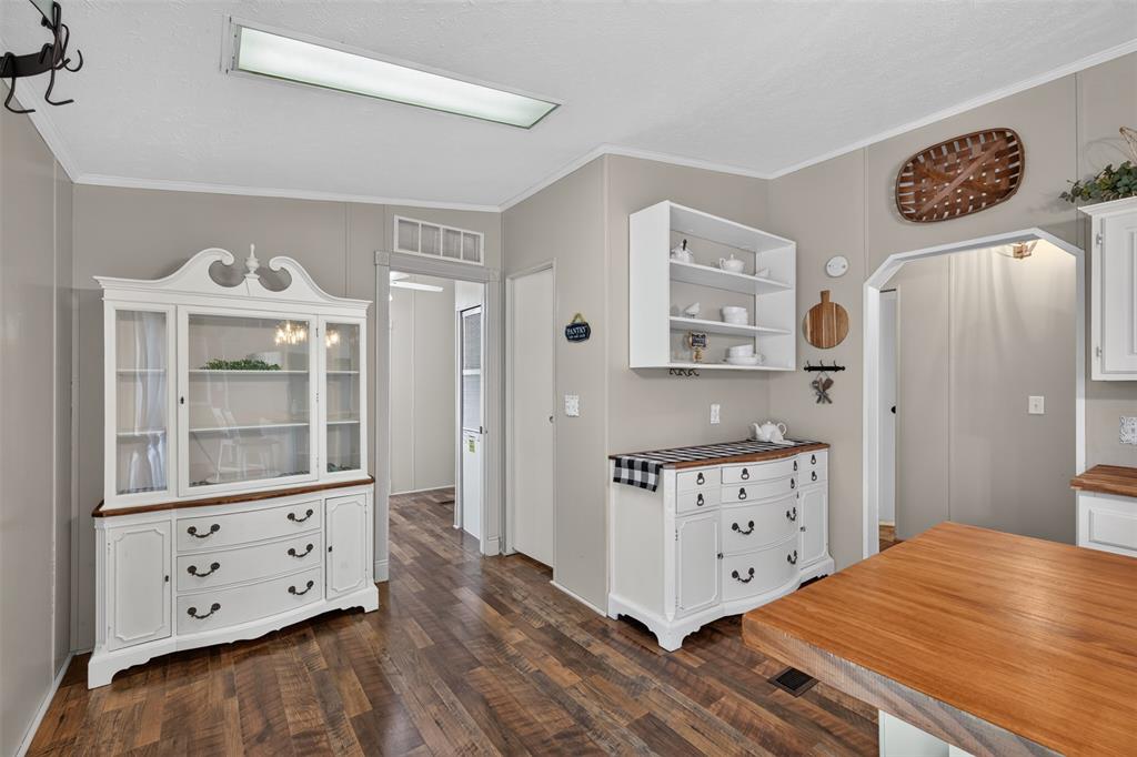 332 Pease Property Photo 15