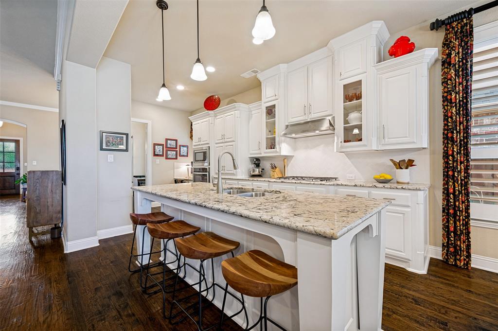 8104 Paisley Property Photo 8