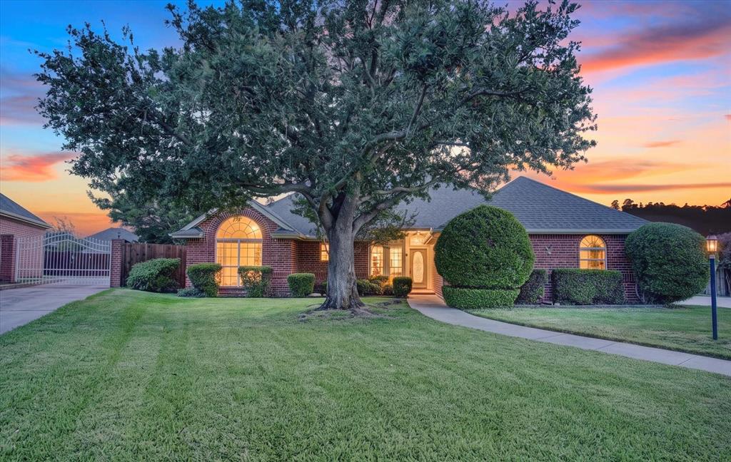 729 Bent Tree Court Property Photo 1