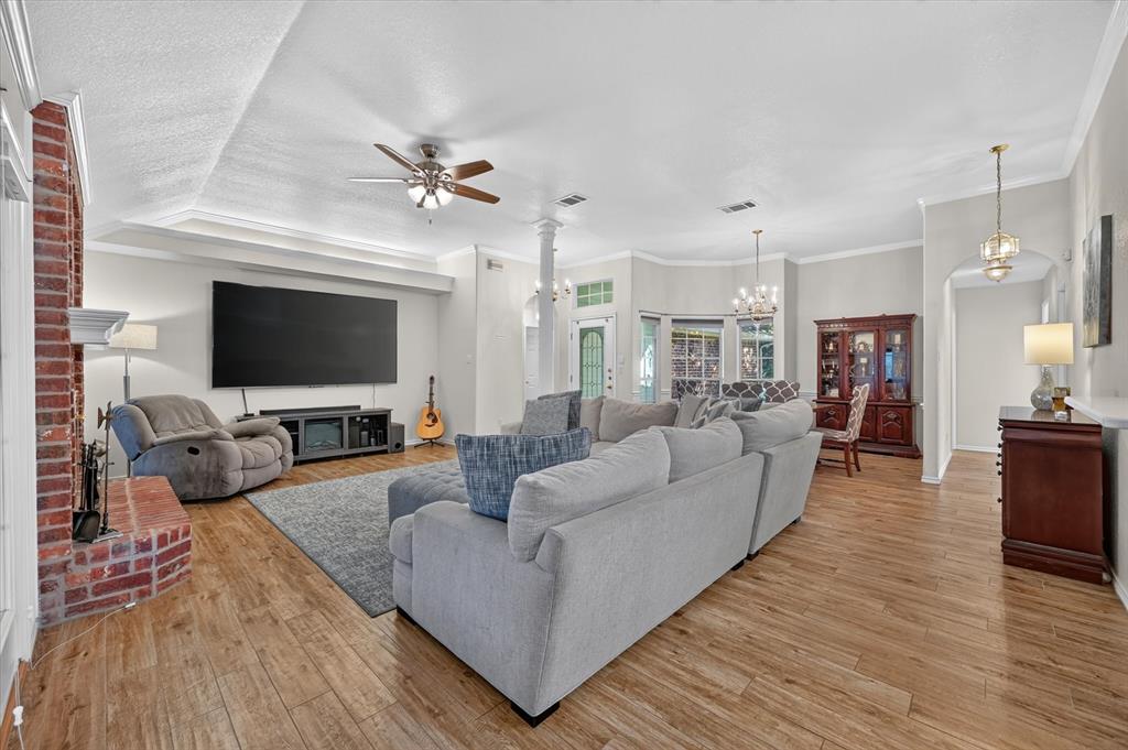 729 Bent Tree Court Property Photo 3