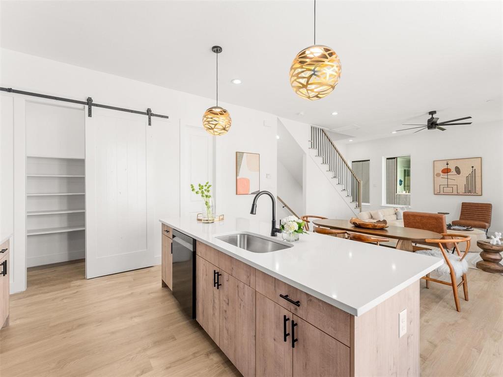 2015 N Prairie Avenue 203 Property Photo 4