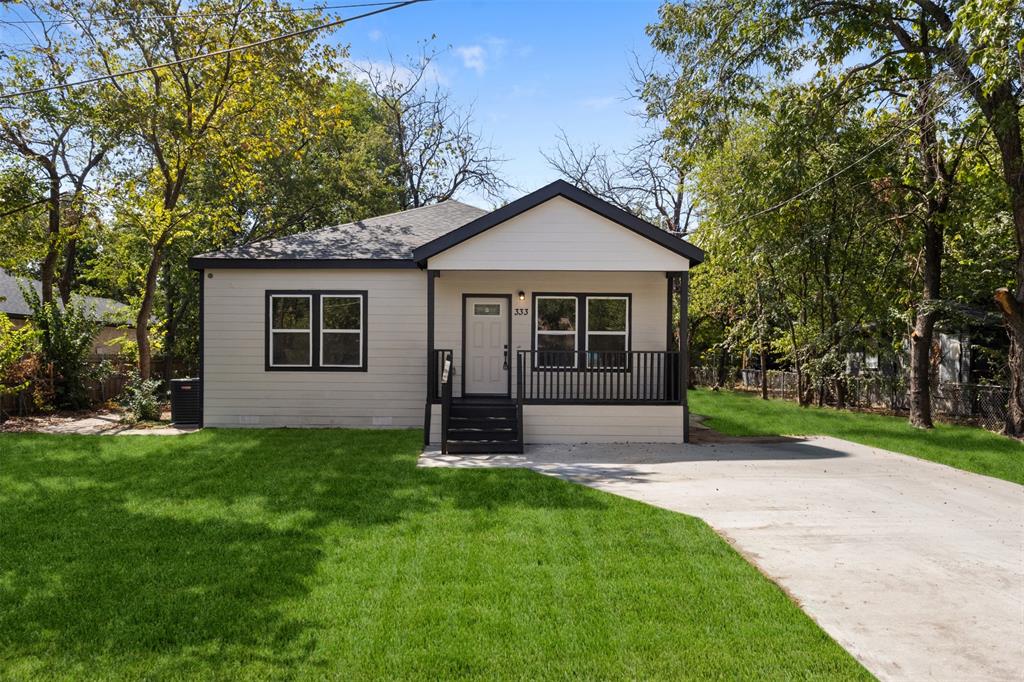 333 Levant Avenue Property Photo 1