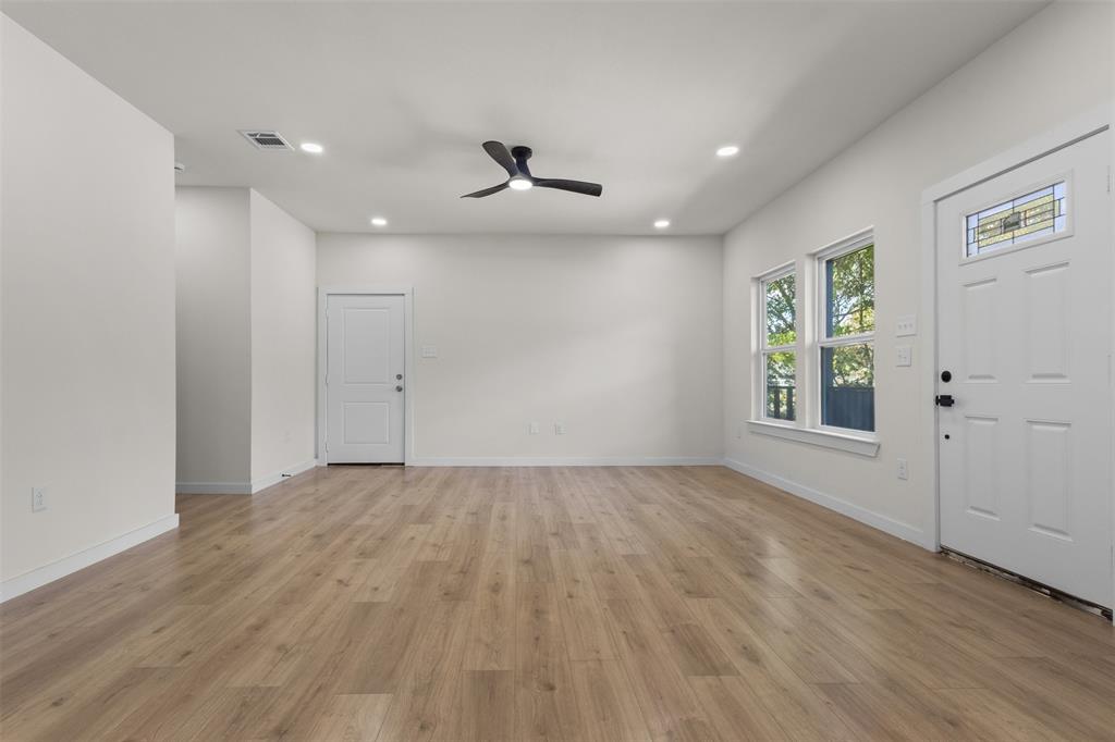 333 Levant Avenue Property Photo 6