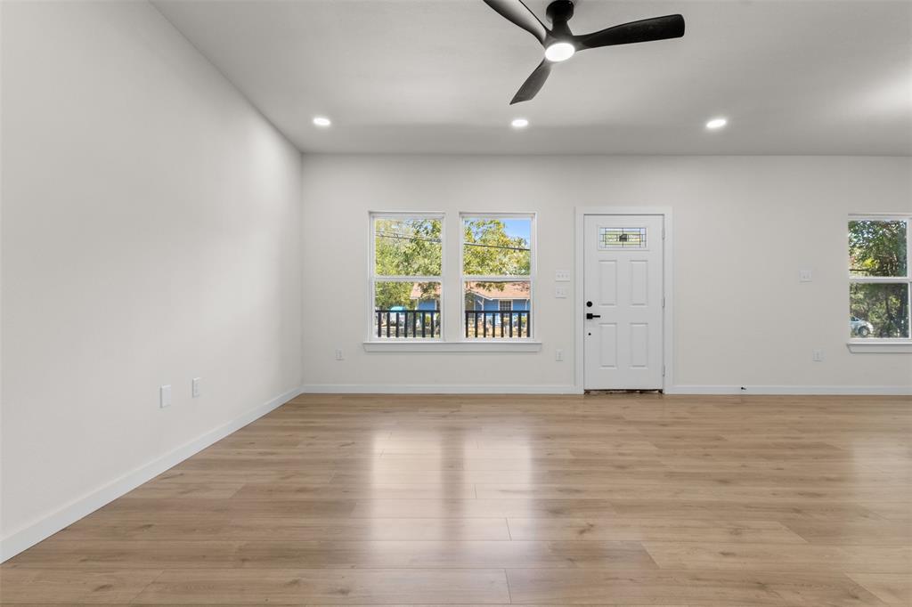 333 Levant Avenue Property Photo 8