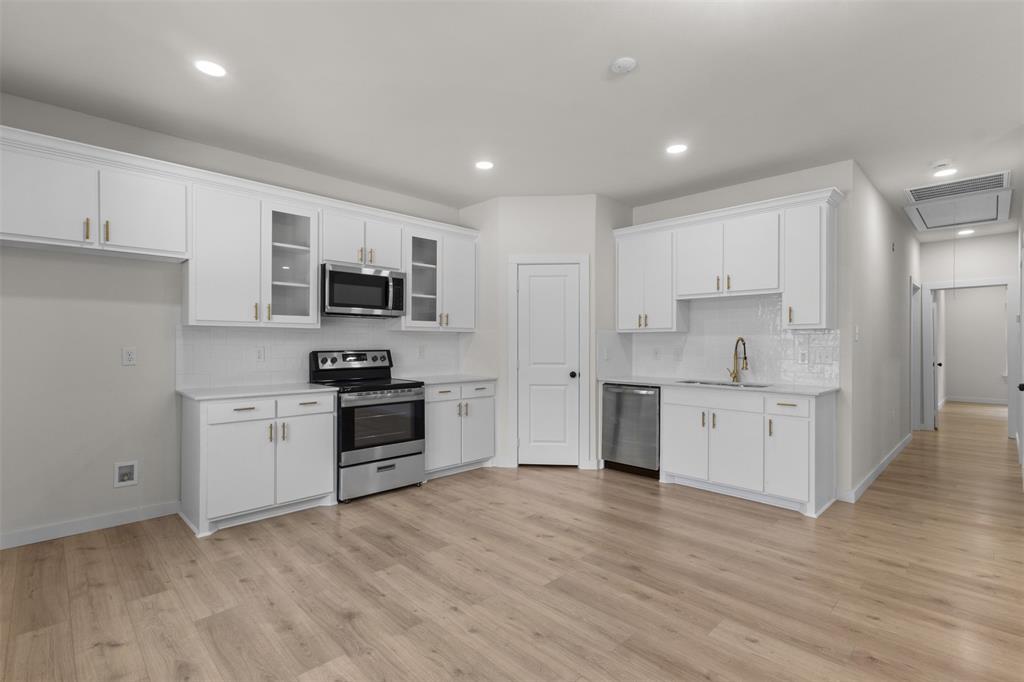 333 Levant Avenue Property Photo 10