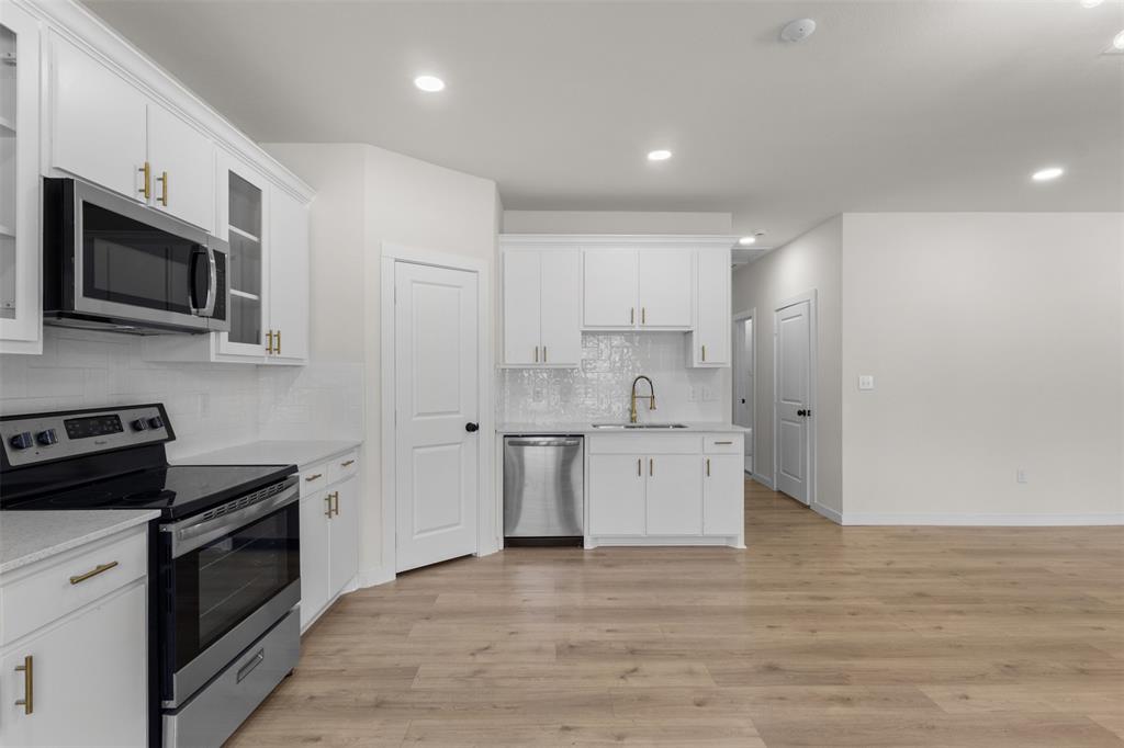 333 Levant Avenue Property Photo 11