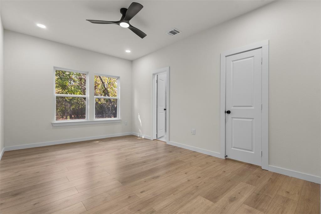333 Levant Avenue Property Photo 14