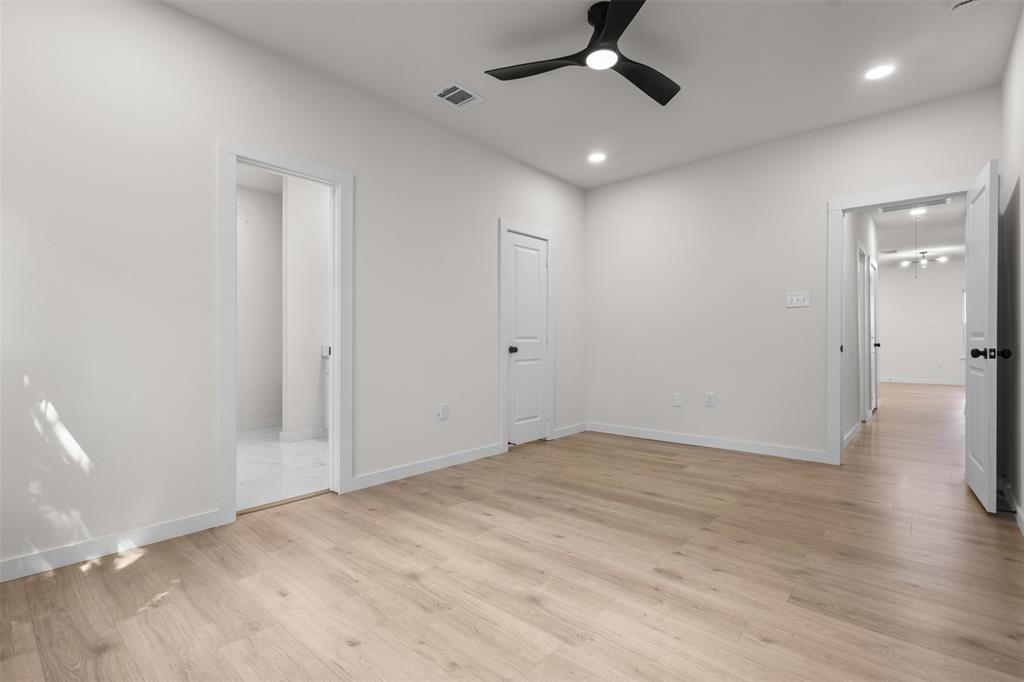 333 Levant Avenue Property Photo 15