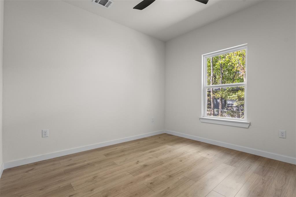 333 Levant Avenue Property Photo 24