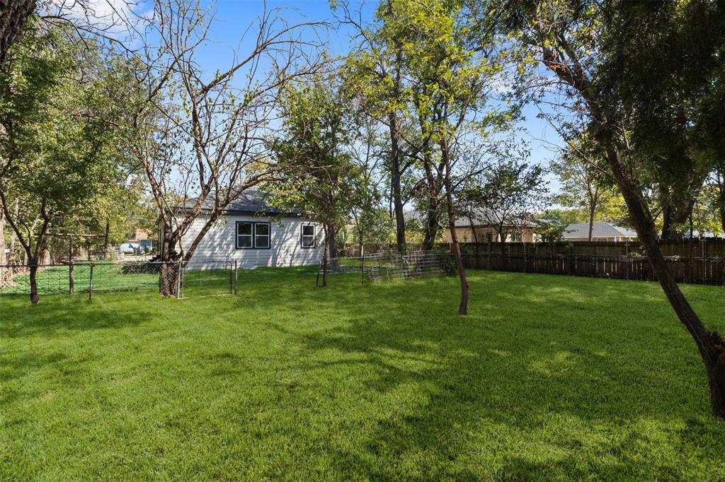 333 Levant Avenue Property Photo 28