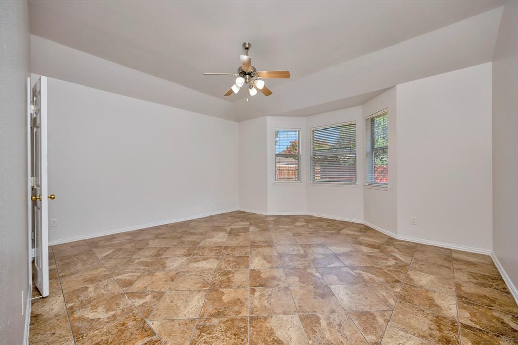 844 Sequoia Way Property Photo 3