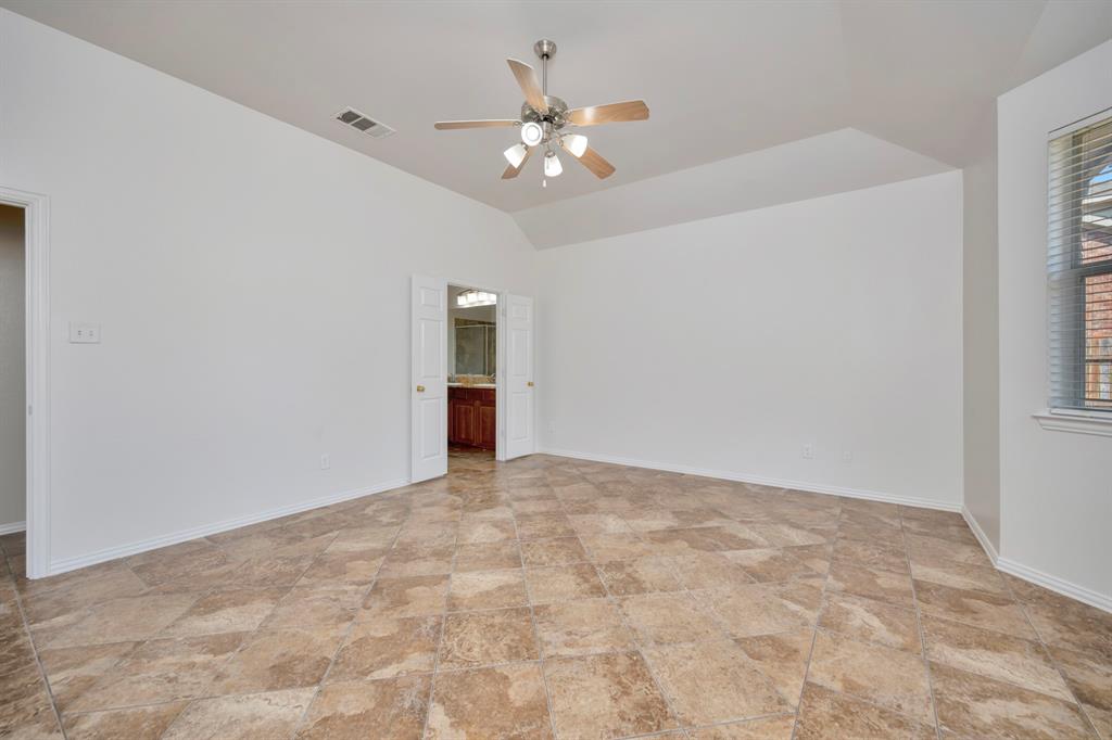 844 Sequoia Way Property Photo 5