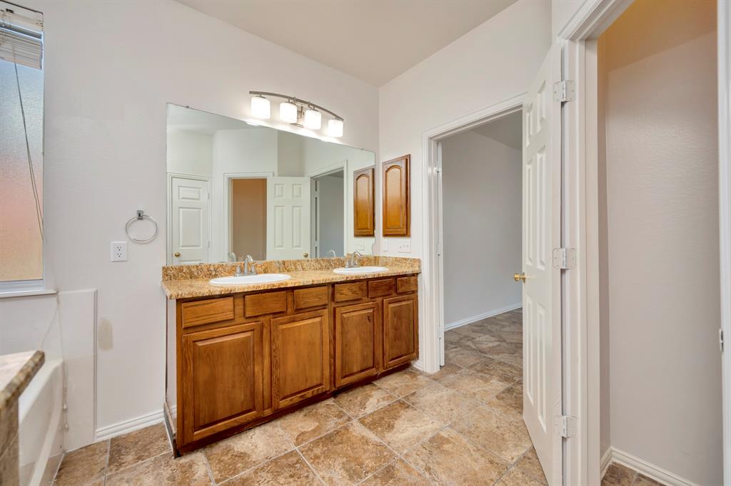 844 Sequoia Way Property Photo 9