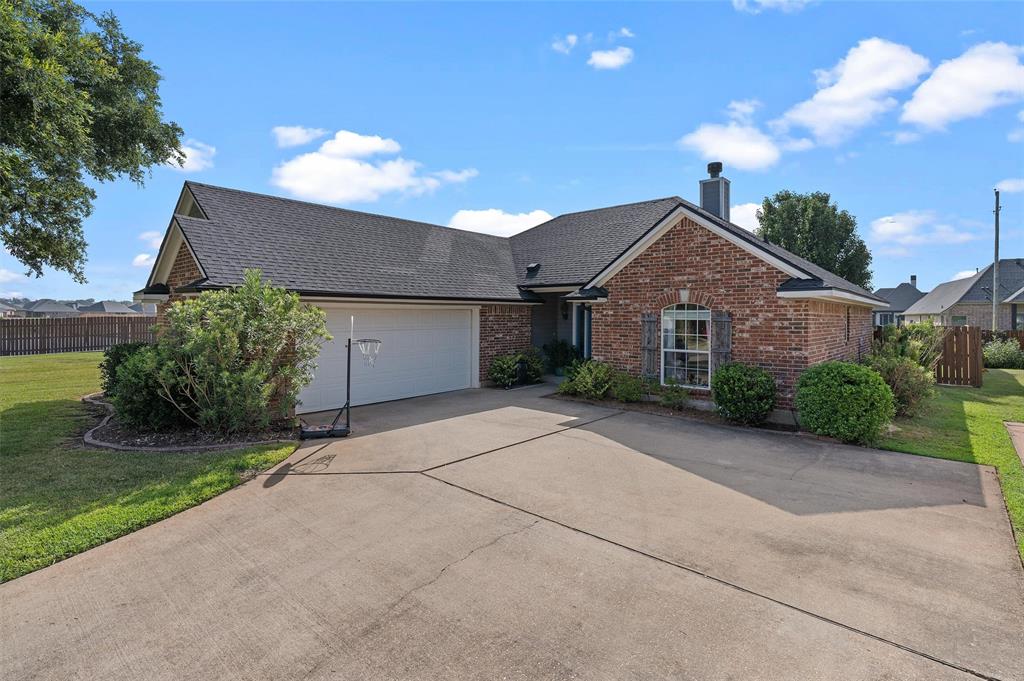 1602 E Belle Haven Drive Property Photo 6