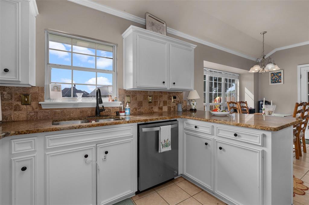 1602 E Belle Haven Drive Property Photo 14