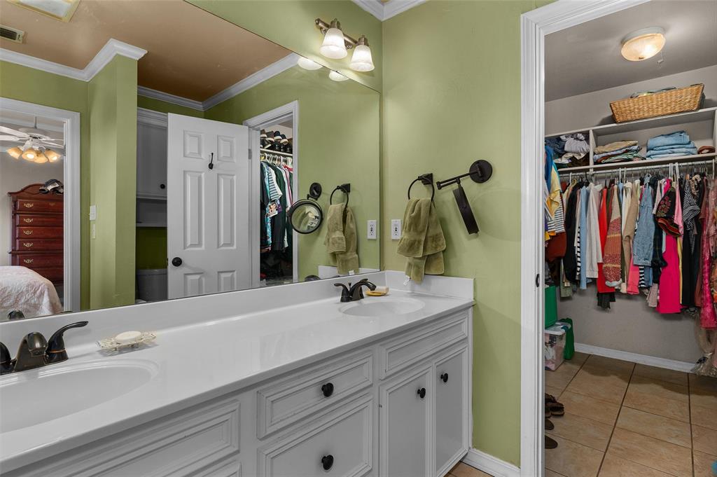 1602 E Belle Haven Drive Property Photo 18