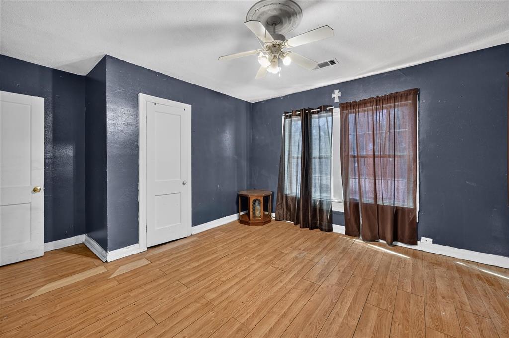 3628 Hampshire Boulevard Property Photo 4
