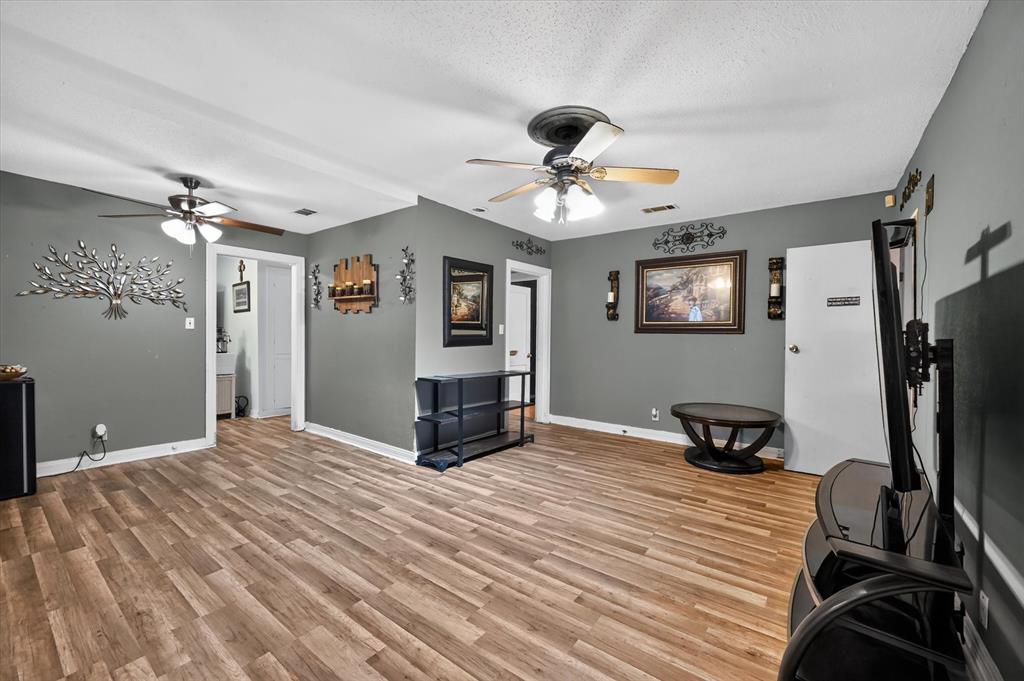 3628 Hampshire Boulevard Property Photo 5
