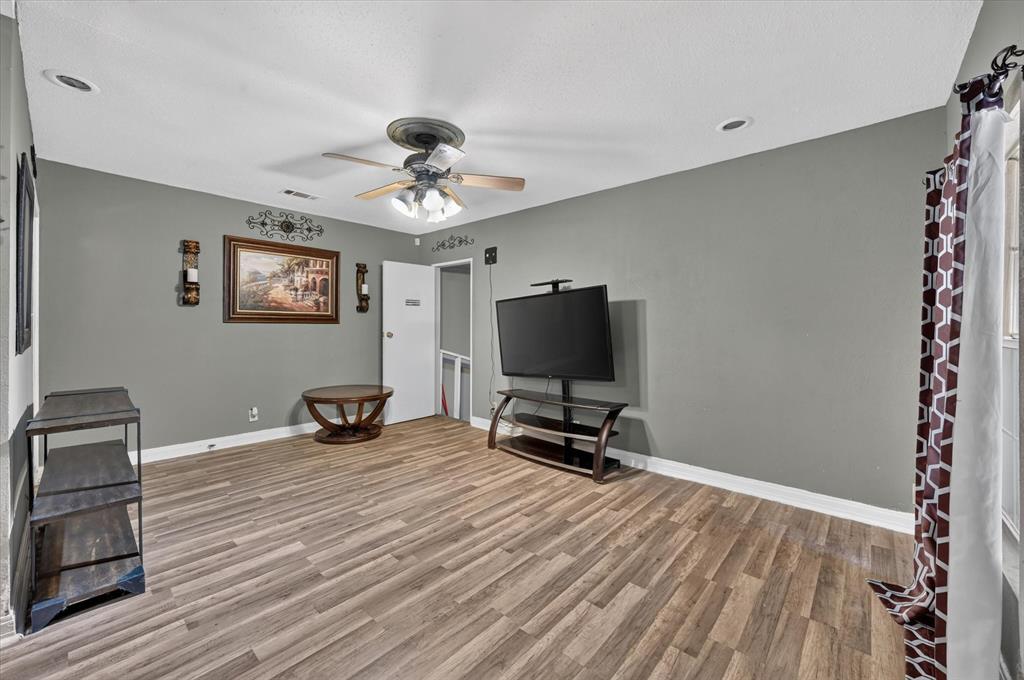 3628 Hampshire Boulevard Property Photo 6