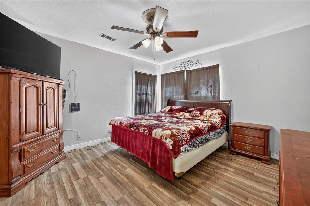 3628 Hampshire Boulevard Property Photo 9