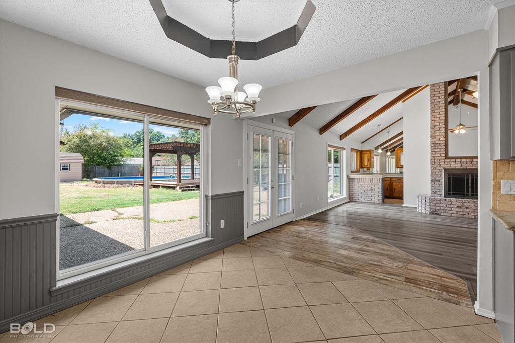 2107 Surrey Lane Property Photo 13