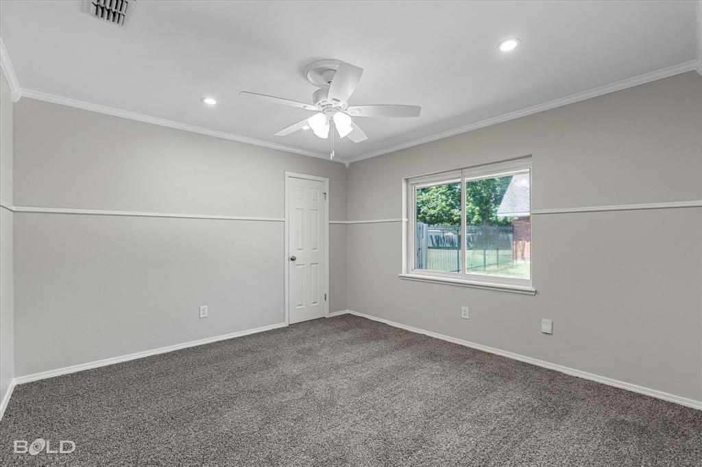2107 Surrey Lane Property Photo 28
