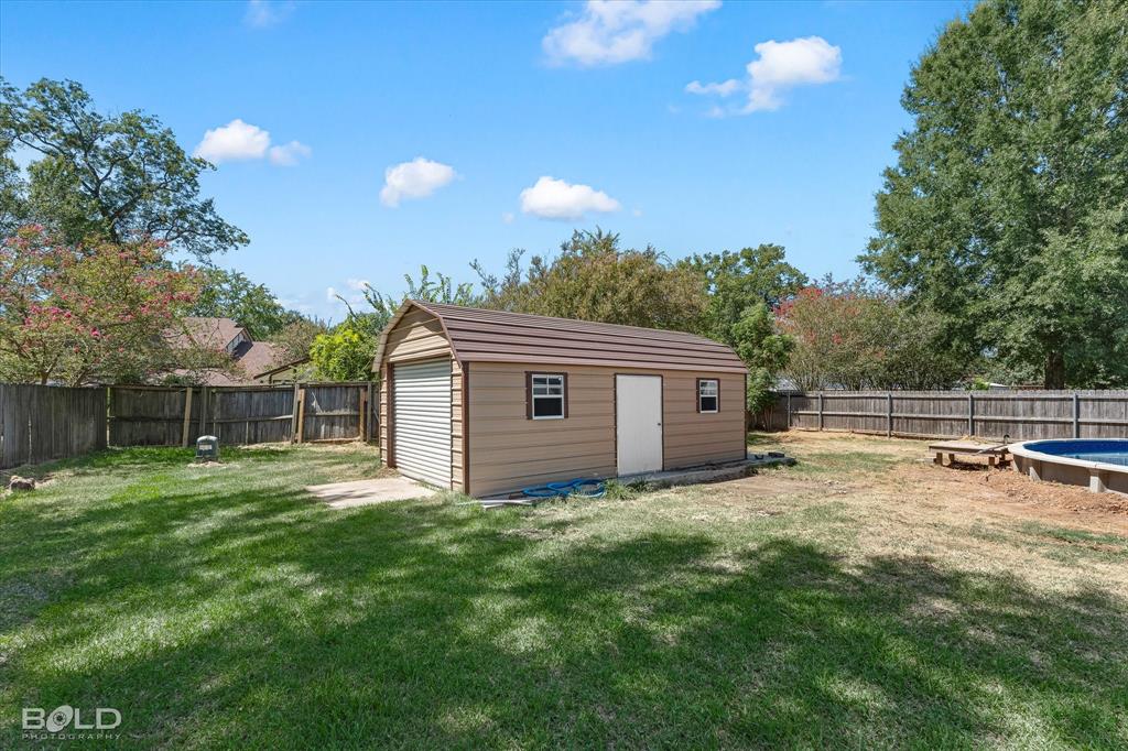 2107 Surrey Lane Property Photo 38