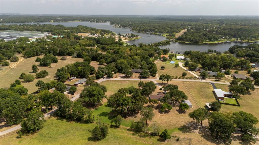 2301 Lakefront Shores Drive Property Photo 9