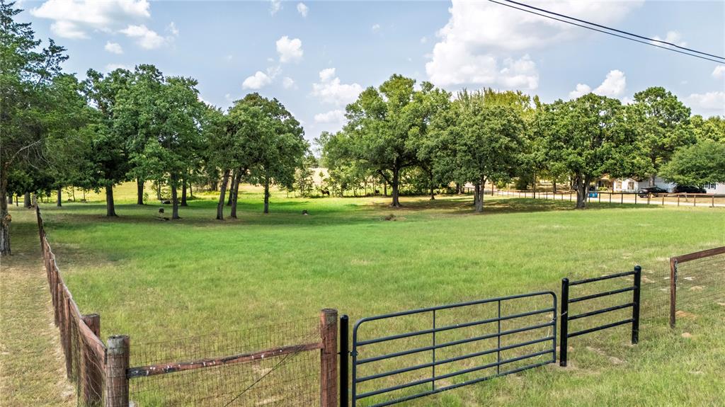 2301 Lakefront Shores Drive Property Photo 10