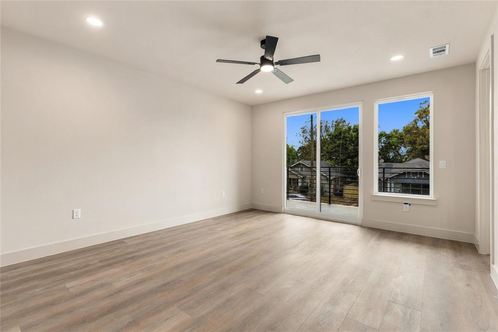 3914 Spence Street Property Photo 12