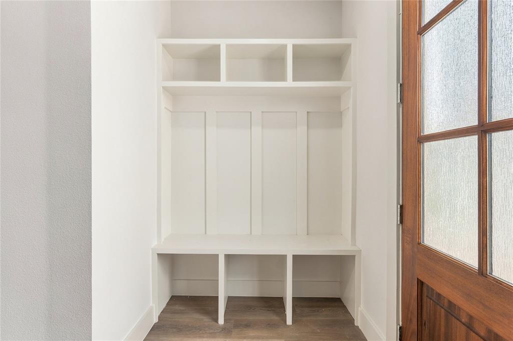 3914 Spence Street Property Photo 15