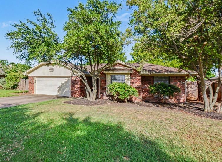 7 Alamosa Drive Property Photo 2