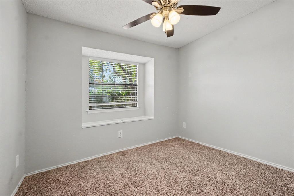 7 Alamosa Drive Property Photo 17