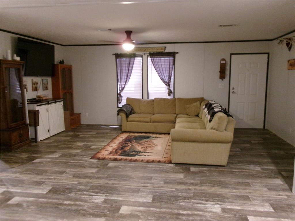 6777 Fm 992 Property Photo 8