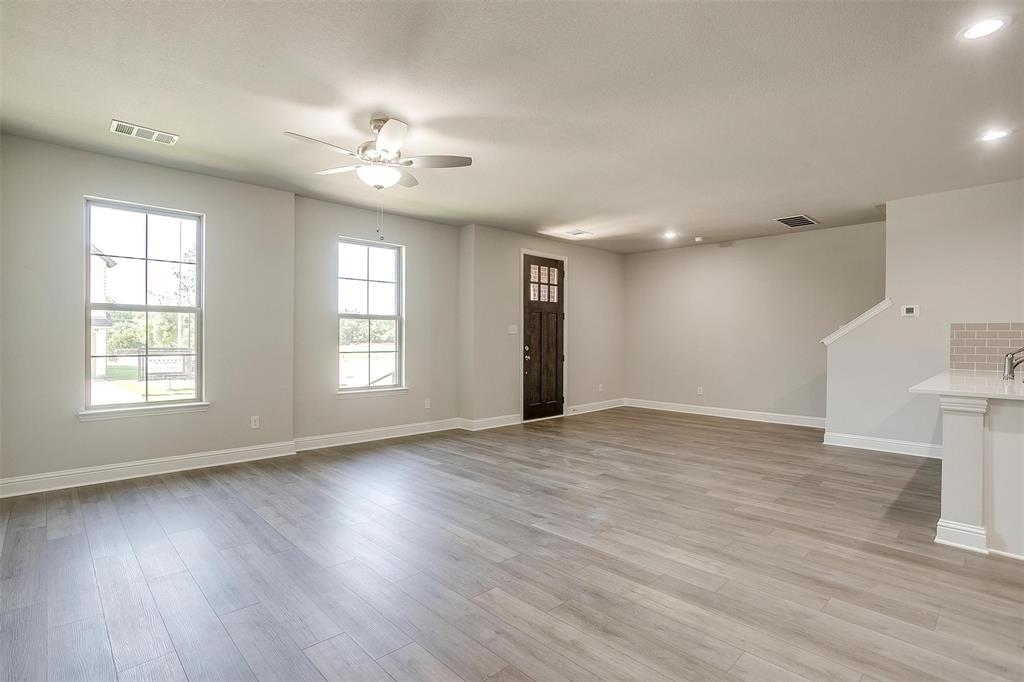 6914 Houndstooth Place Property Photo 8