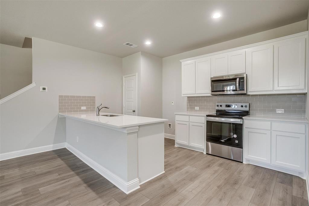 6914 Houndstooth Place Property Photo 13