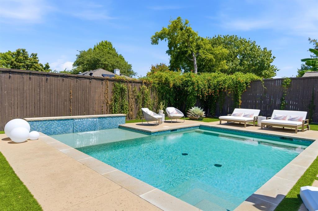 2319 Castle Rock Road Property Photo 2