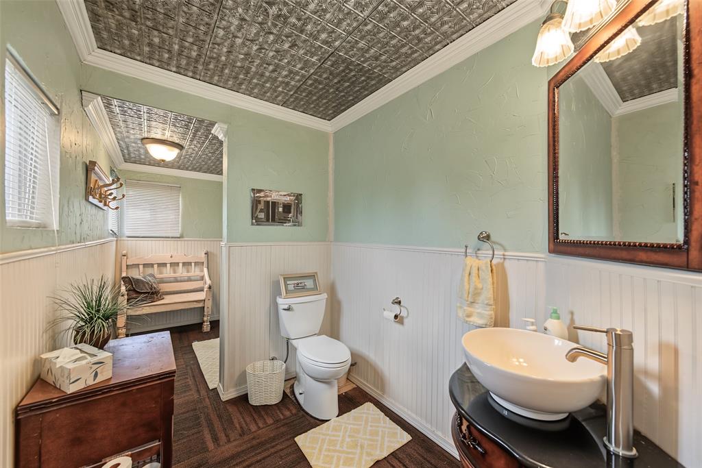 7656 Shoreline Drive Property Photo 2