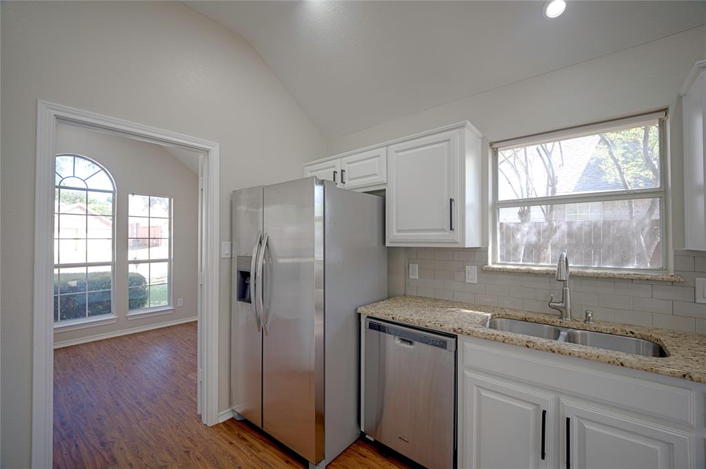 562 Continental Drive Property Photo 11